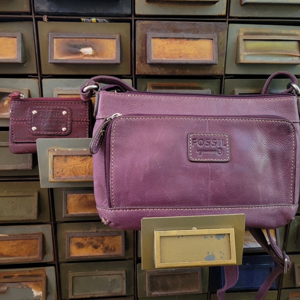 Small Purple Leather Fossil Purse and Wallet